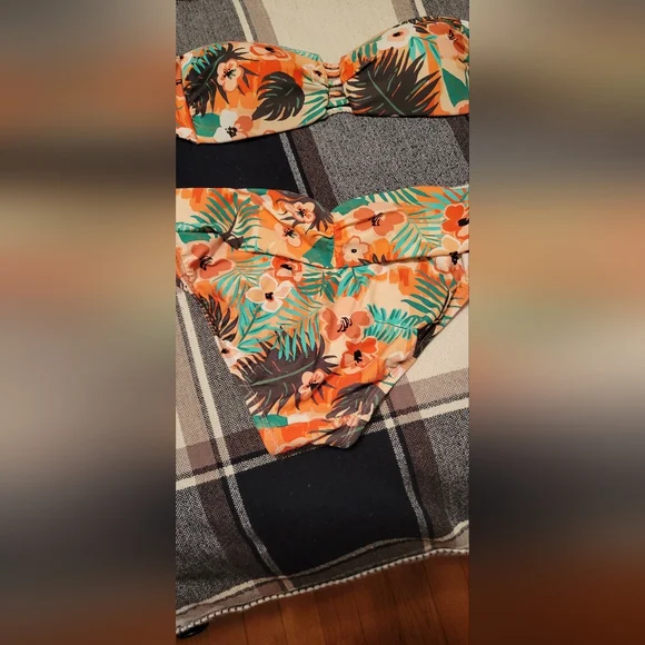 Strapless Tropical Floral Bikini Set - Picture 2 of 5